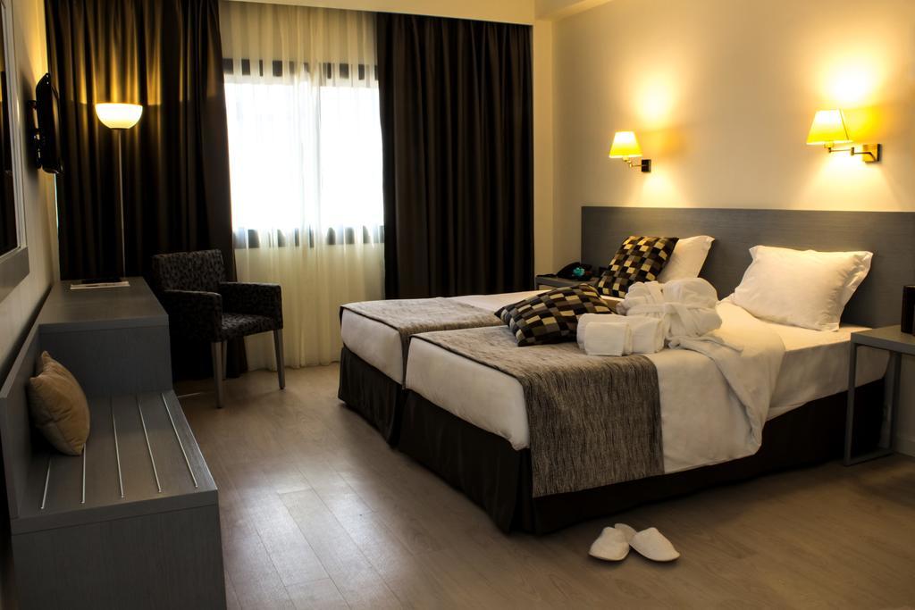 Hotel Black Tulip - Porto Gaia Vila Nova de Gaia Room photo